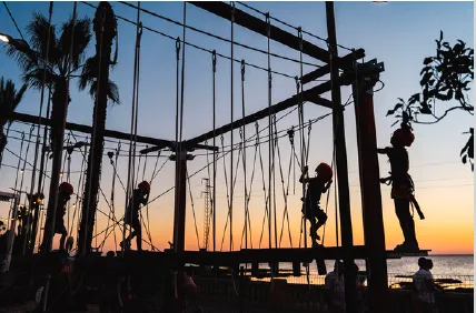 Détail des fixations et câbles de contreventement